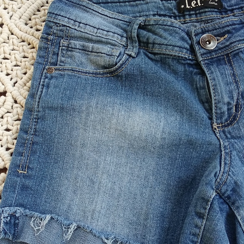 L.e.i Blue Jean Shorts - Picture 4 of 14